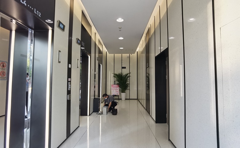 电梯间